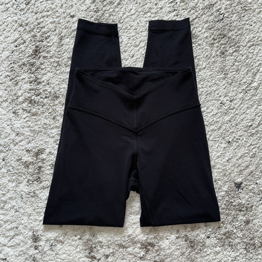 Lululemon V-waist leggings